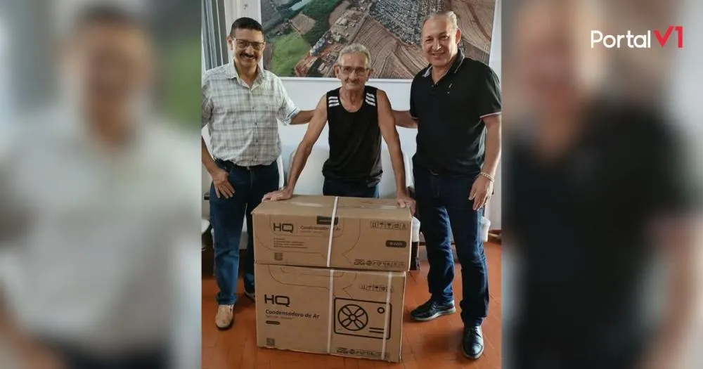 Prefeitura de São Pedro do Ivaí entrega prêmio do IPTU a contribuinte sorteado